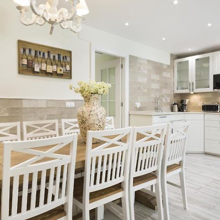 Sitges Spaces Mediterranean Apartments 4 Bedroom, 4 Bathroom, Huge Terrace, Jacuzzi- Sleeps 9 Exterior photo