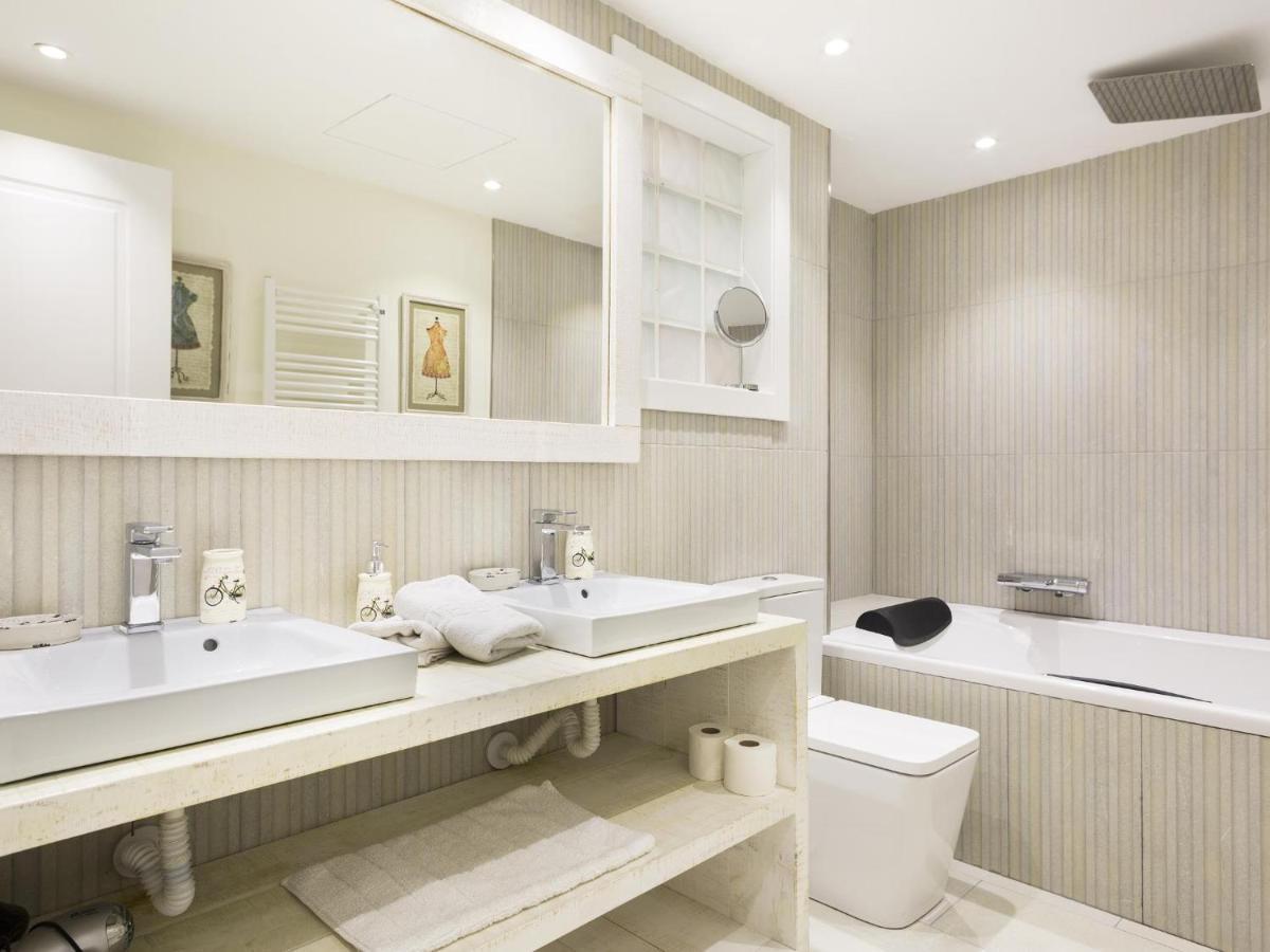 Sitges Spaces Mediterranean Apartments 4 Bedroom, 4 Bathroom, Huge Terrace, Jacuzzi- Sleeps 9 Exterior photo
